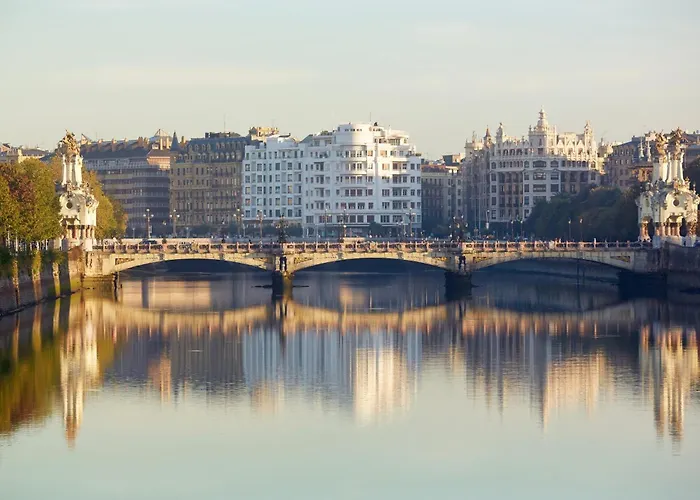 Cozy Apartment 6\' From San Sebastian + Parking