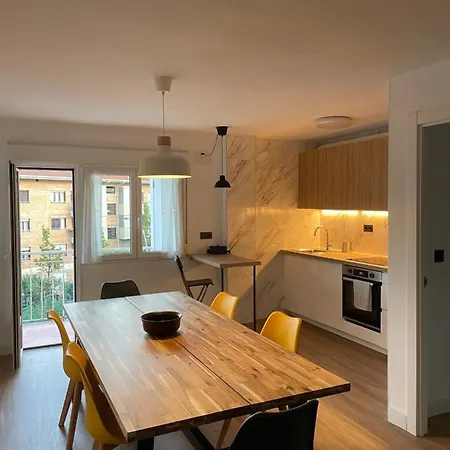 Cozy Apartment 6' From San Sebastian + Parking Usúrbil Extérieur photo