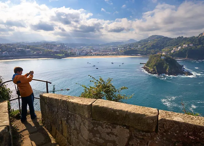 Cozy Apartment 6\' From San Sebastian + Parking